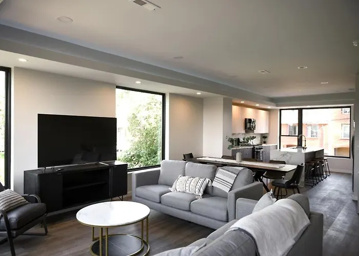 Skyline Haven- 5br-3 5ba With 2 Parking Spots And Rooftop Pittsburgh