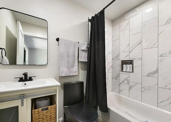 Skyline Haven- 5br-3 5ba With 2 Parking Spots And Rooftop * Pittsburgh